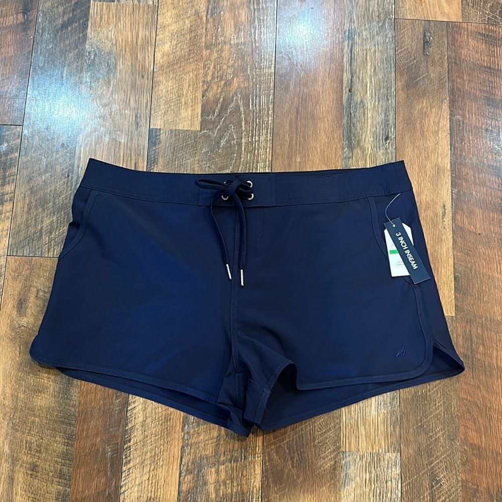 Nautica shorts L (3800) NWT